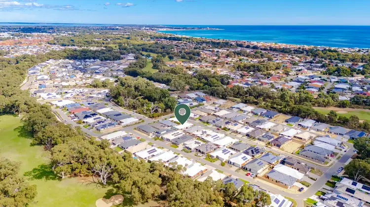 4 Newmarket Road, Meadow Springs WA 6210