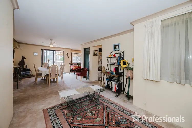 22 Cromwell Road, Alexander Heights WA 6064