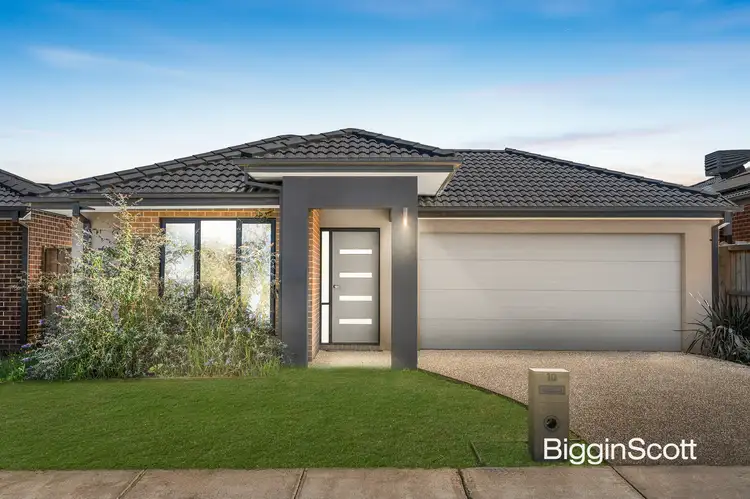 Main view of Homely house listing, 10 Dewhurst Circuit, Cranbourne East VIC 3977