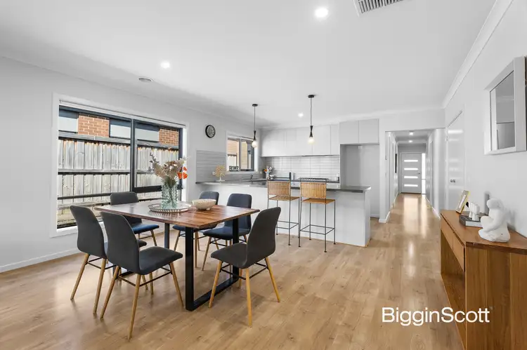 Fifth view of Homely house listing, 10 Dewhurst Circuit, Cranbourne East VIC 3977