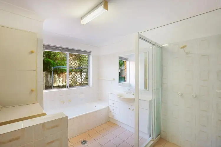 Fifth view of Homely unit listing, 2/20 Chelsea Avenue, Broadbeach QLD 4218