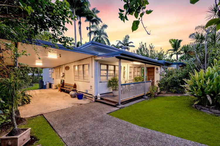71 Hillview Crescent, Whitfield QLD 4870