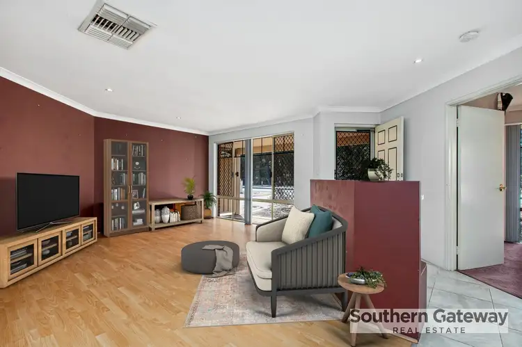 10 Whitebread Way, Leda WA 6170
