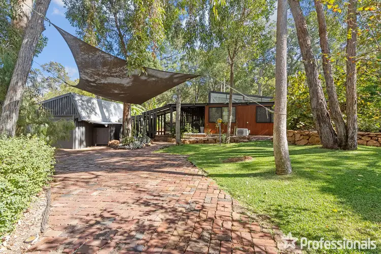4 Merton Road, Roleystone WA 6111