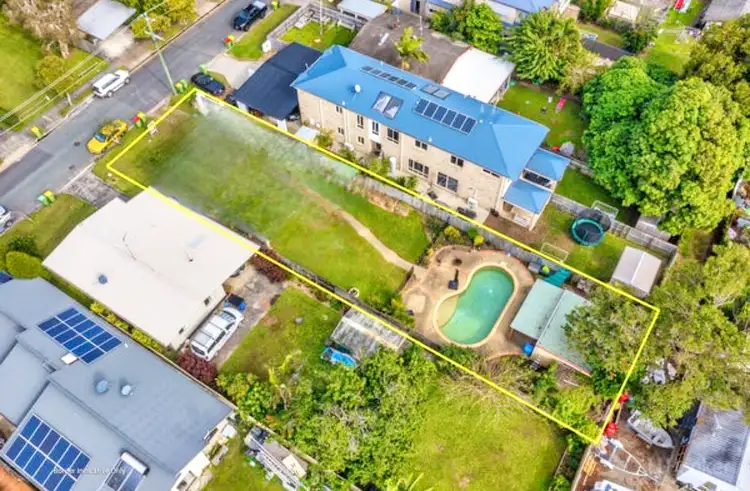 11 Nevenia Street, Labrador QLD 4215