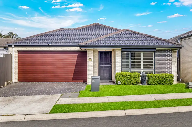 15 Cowling Avenue, Middleton Grange NSW 2171