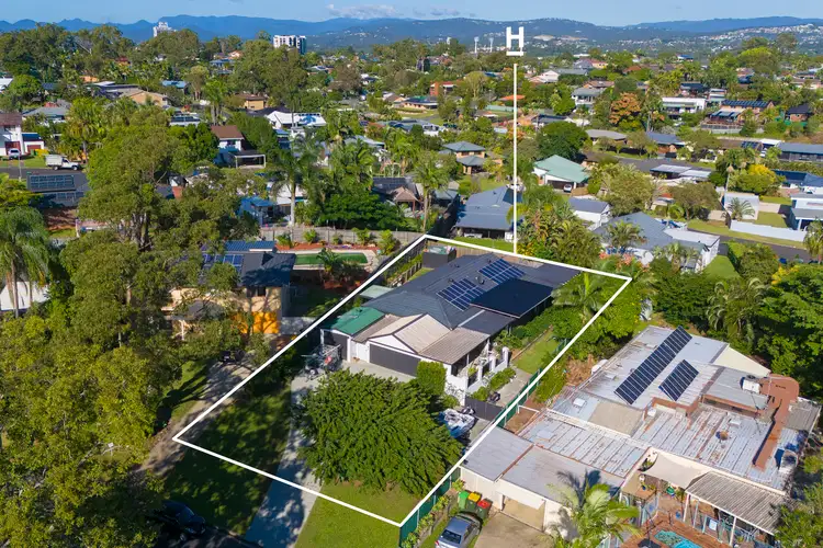 6 Mara Court, Ashmore QLD 4214
