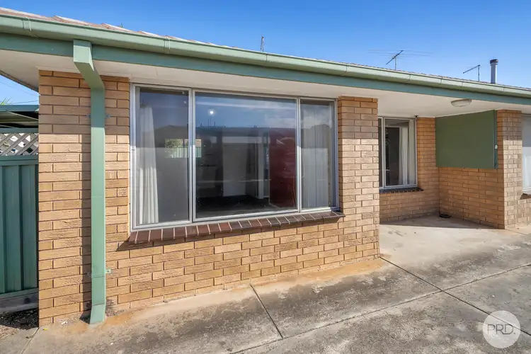 1/2 Evelyn Street, Wendouree VIC 3355