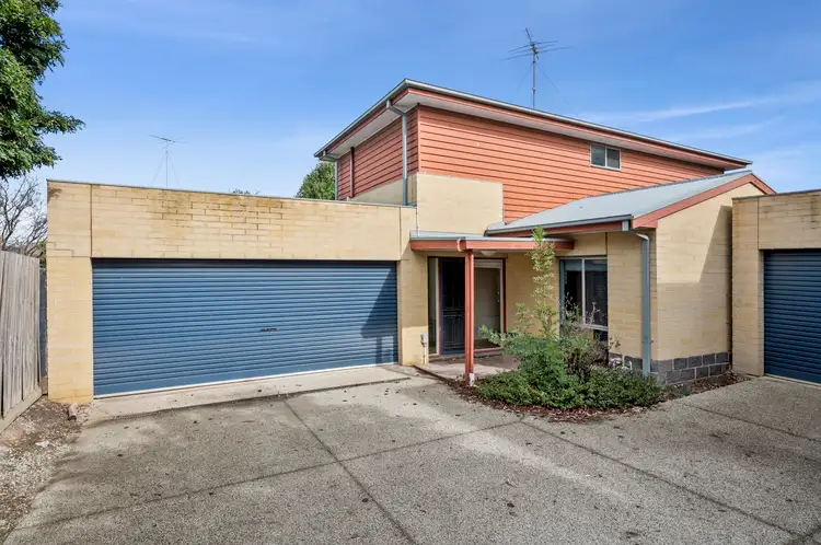 2/13 Fogarty Avenue, Highton VIC 3216
