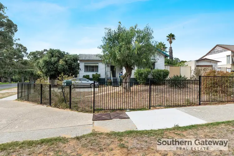 39 Medina Avenue