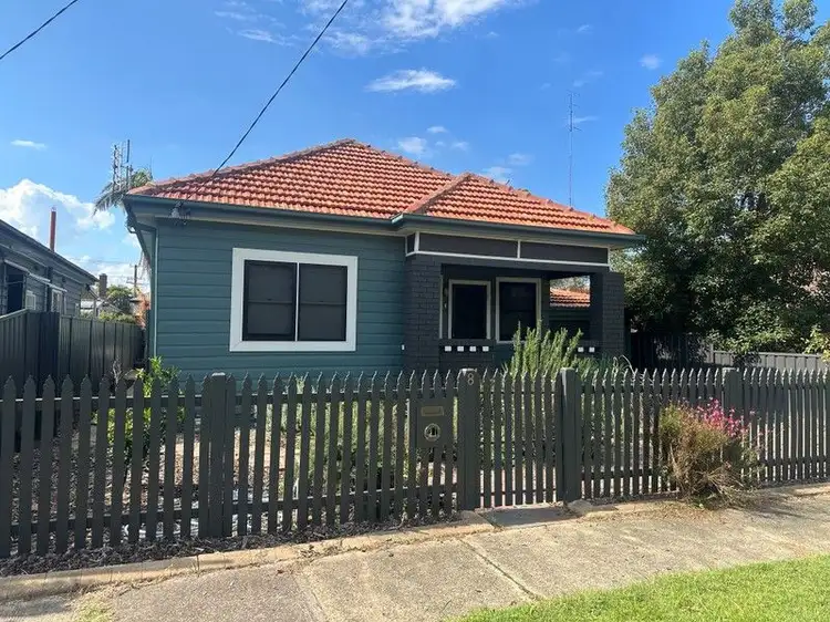 8 Upfold Street, Mayfield NSW 2304