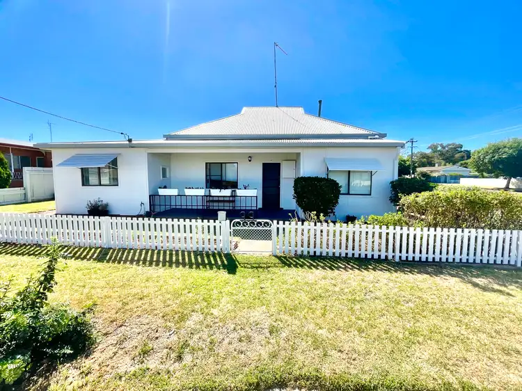 99 Currajong Street, Parkes NSW 2870
