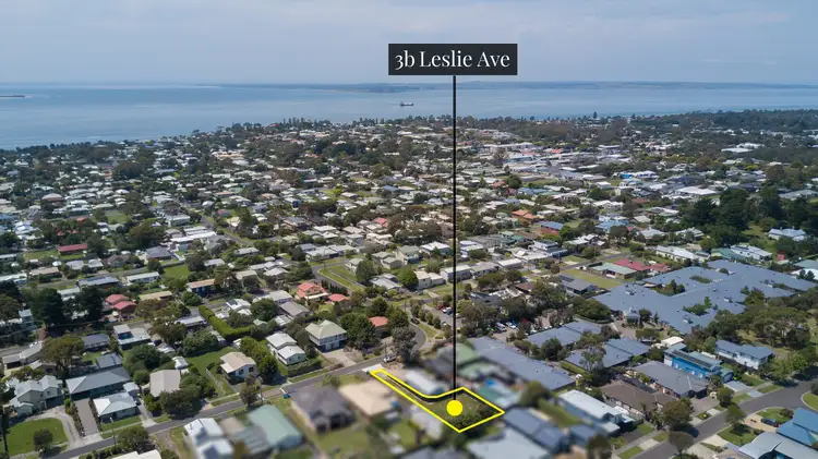 3B Leslie Avenue, Cowes VIC 3922