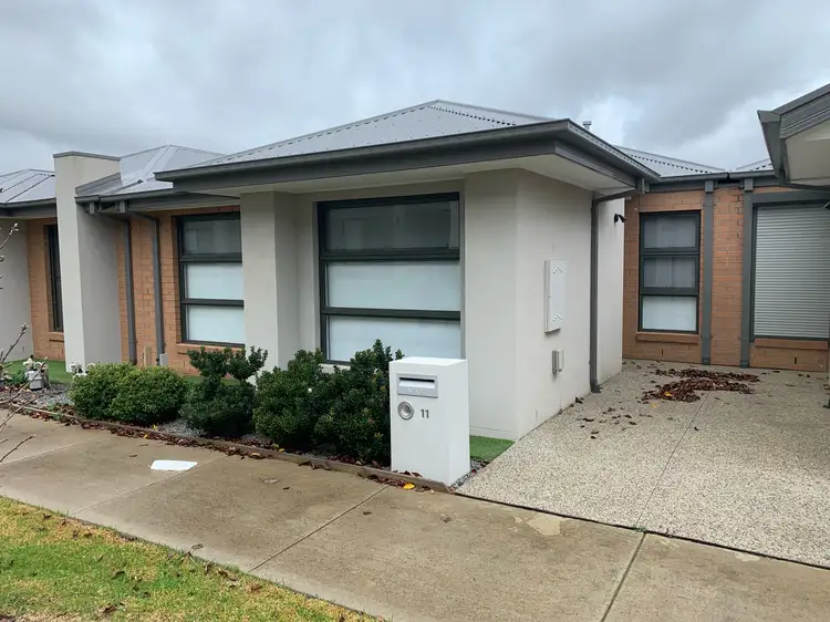 11 Supplejack Walk, Cranbourne North VIC 3977