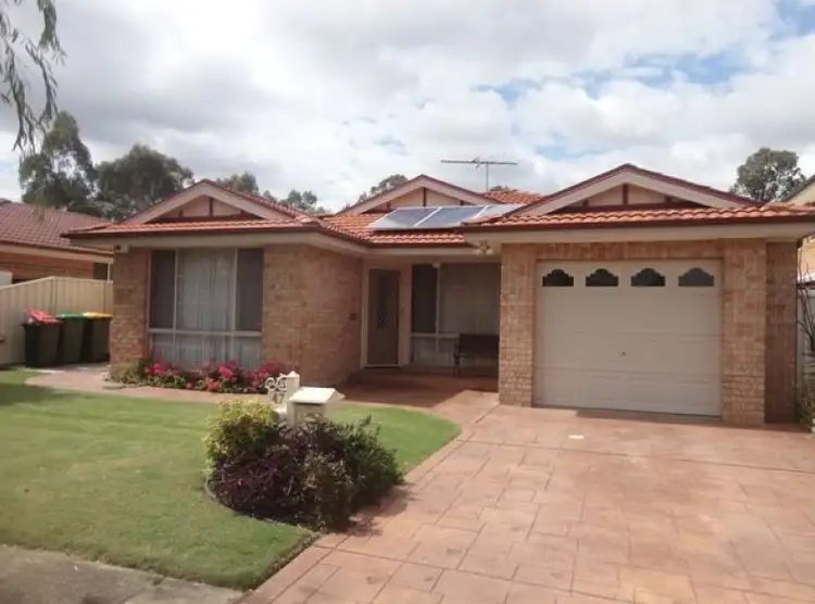 47 Lyndhurst Court, Wattle Grove NSW 2173