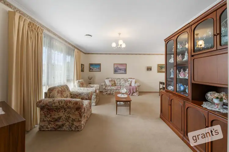 Fifth view of Homely house listing, 2 Lexcen Close, Berwick VIC 3806