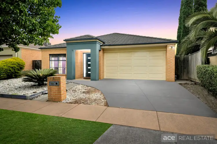 6 Shrike Terrace, Williams Landing VIC 3027