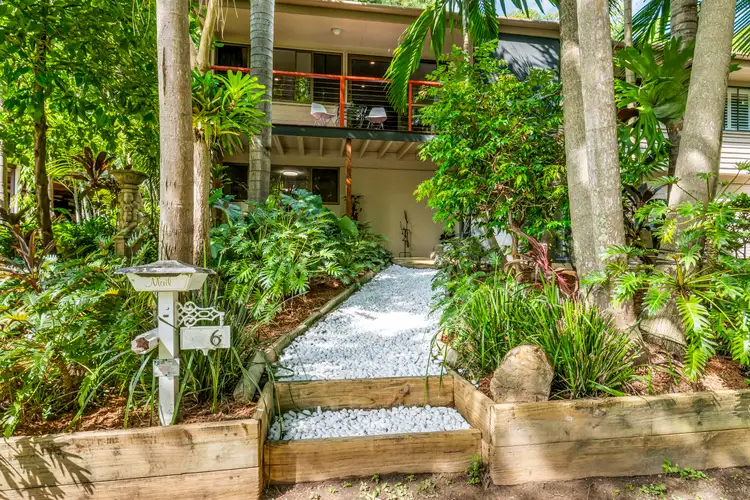 6 Newell Street, Stafford Heights QLD 4053