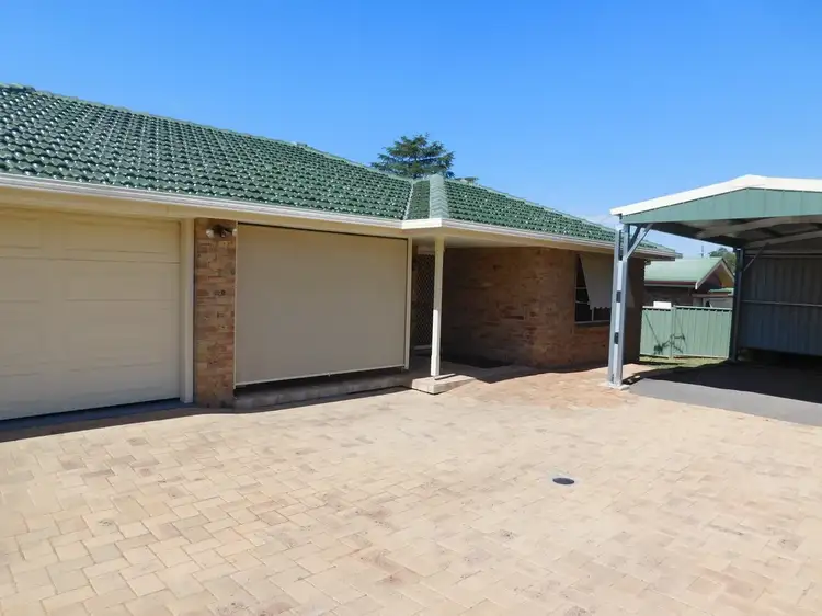 2/23 Campbell Road, Tamworth NSW 2340