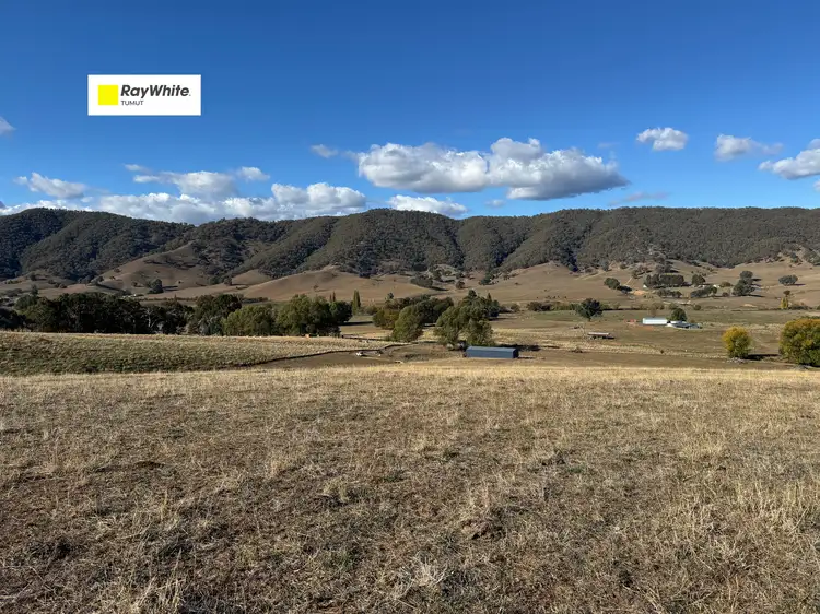3 West Gilmore Road, Tumut NSW 2720