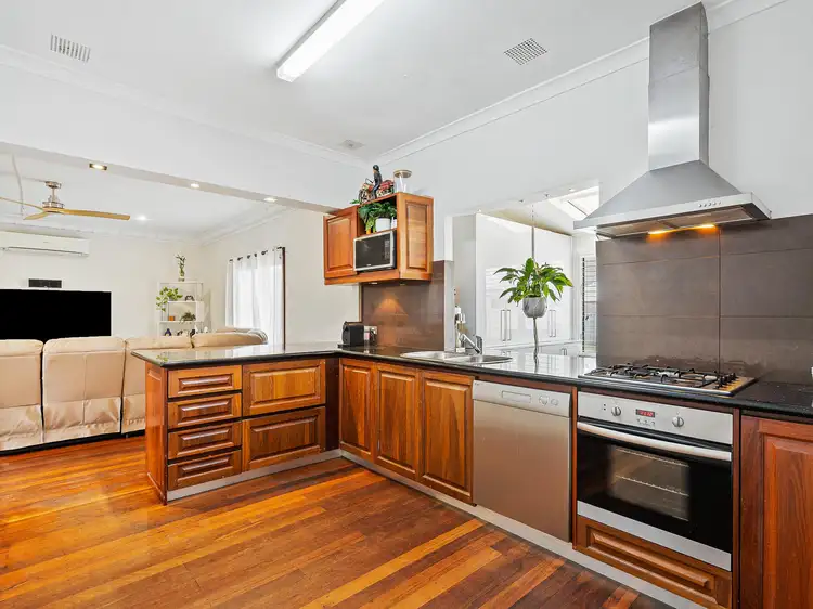 8 Gillark Street, Dudley Park WA 6210