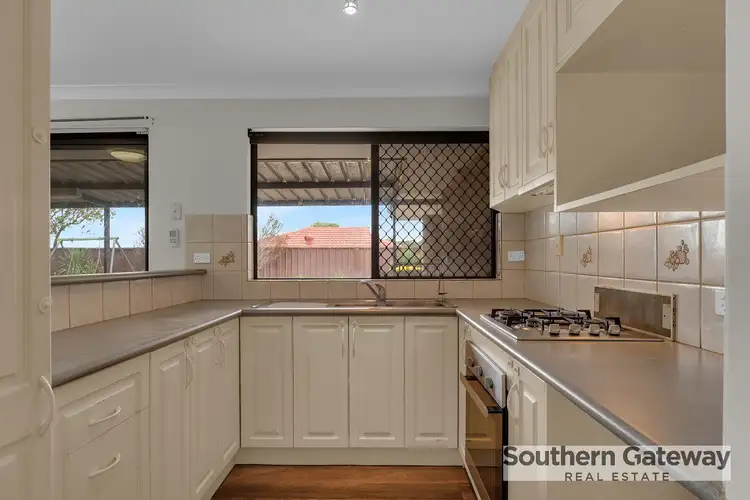 1 Youngs Place, Parmelia WA 6167