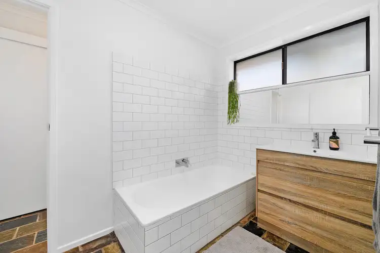 Fifth view of Homely house listing, 3 Minka Court, Marshall VIC 3216