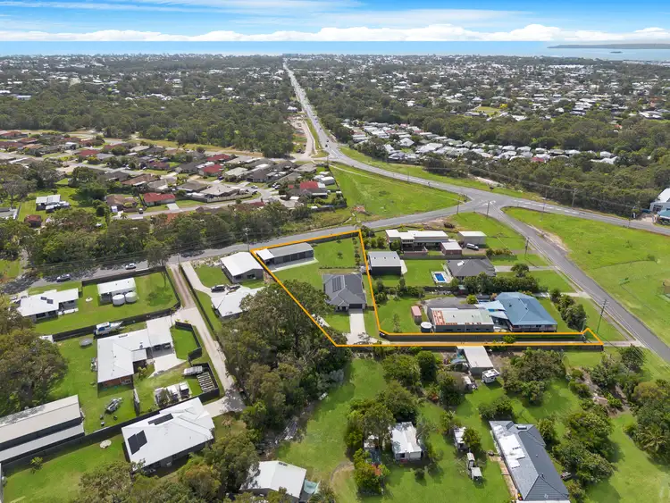 4 Walkers Road, Urangan QLD 4655