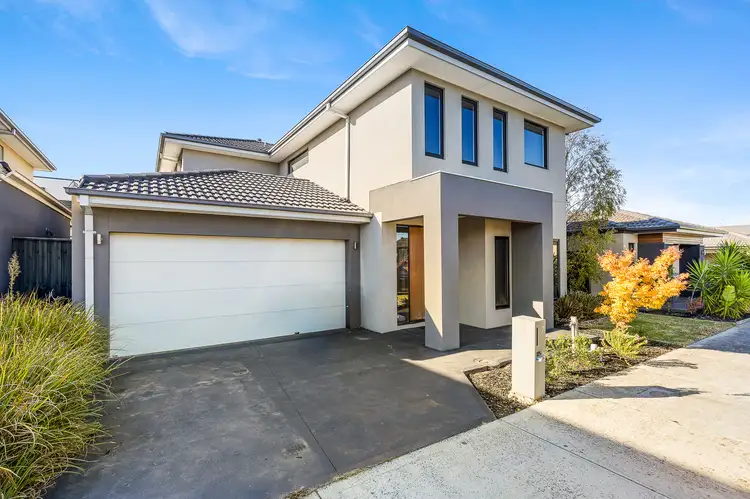 7 Landsdowne Avenue, Clyde North VIC 3978