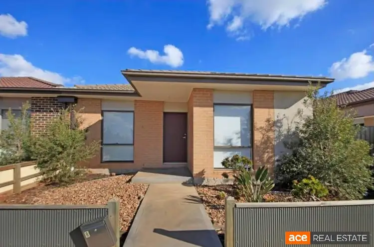 11/2 Elizabeth Street, Rockbank VIC 3335