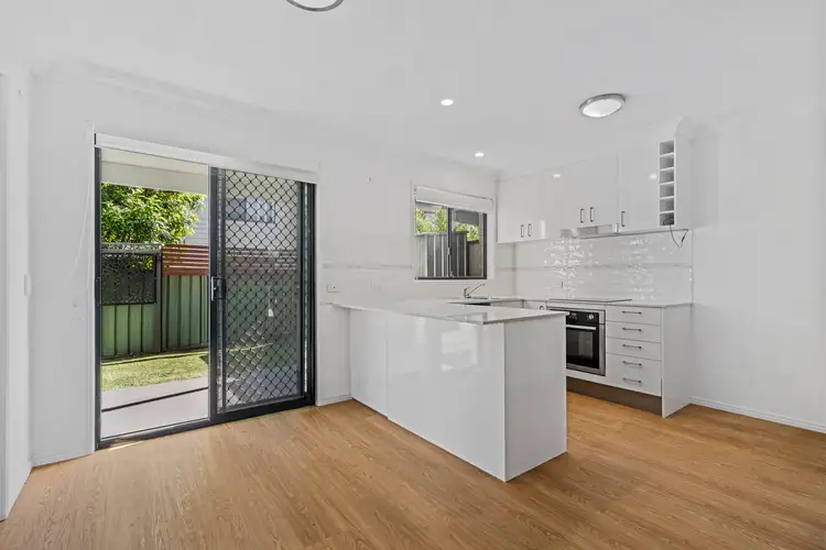 Fifth view of Homely house listing, 2/93 Railway Parade, Thorneside QLD 4158