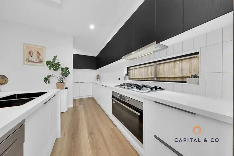 32 Cumberland Drive, Mickleham VIC 3064