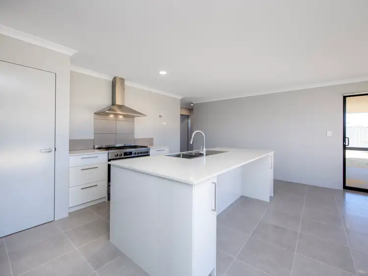 16 Williamstown Drive, Baldivis WA 6171