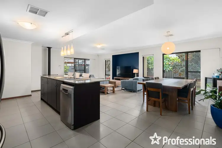 Third view of Homely house listing, 6 Bellas Circuit, Piara Waters WA 6112