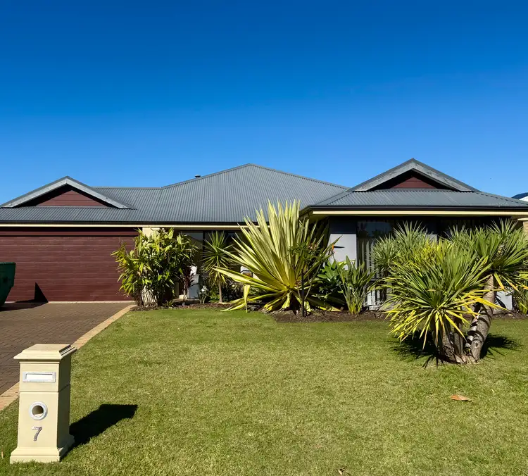 7 Santons Approach, Yalyalup WA 6280