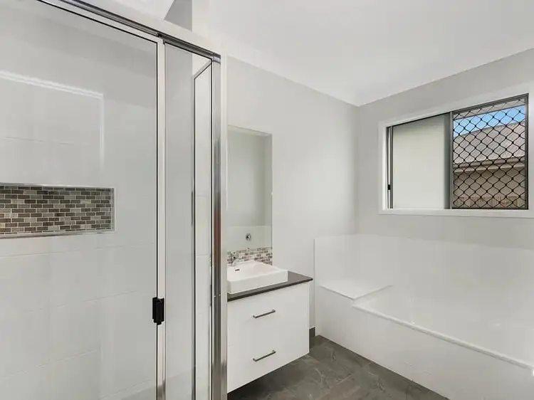 Sixth view of Homely house listing, 5 Coowarra Court, Mount Low QLD 4818