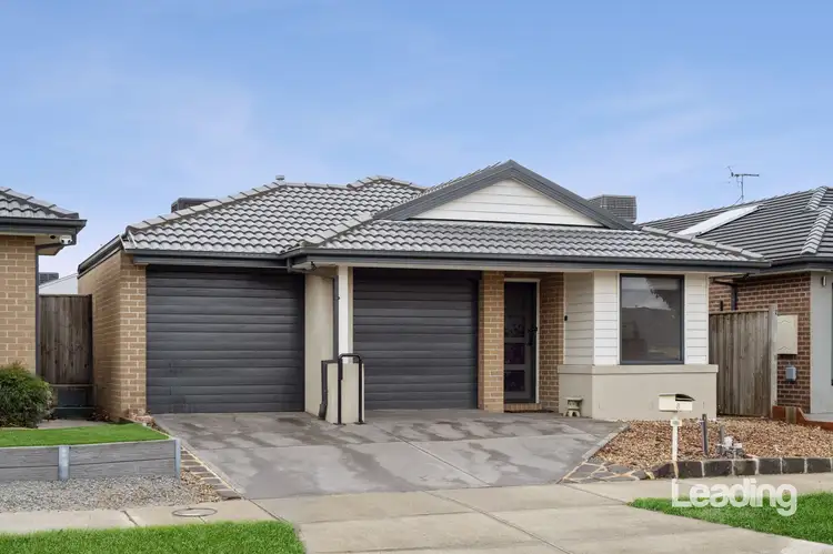 8 Showman Drive