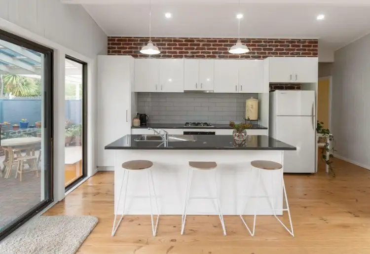 8 James Street, Seaford VIC 3198