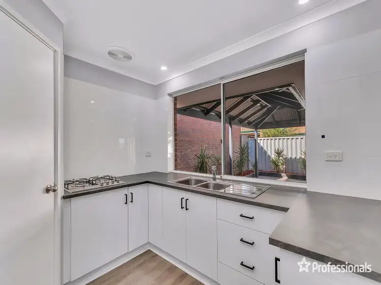 16 Towncentre Drive, Thornlie WA 6108