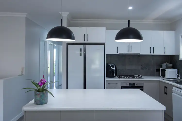 15/21 Shute Harbour Road