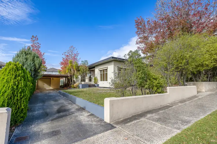 6 Kalymna Grove, Chadstone VIC 3148