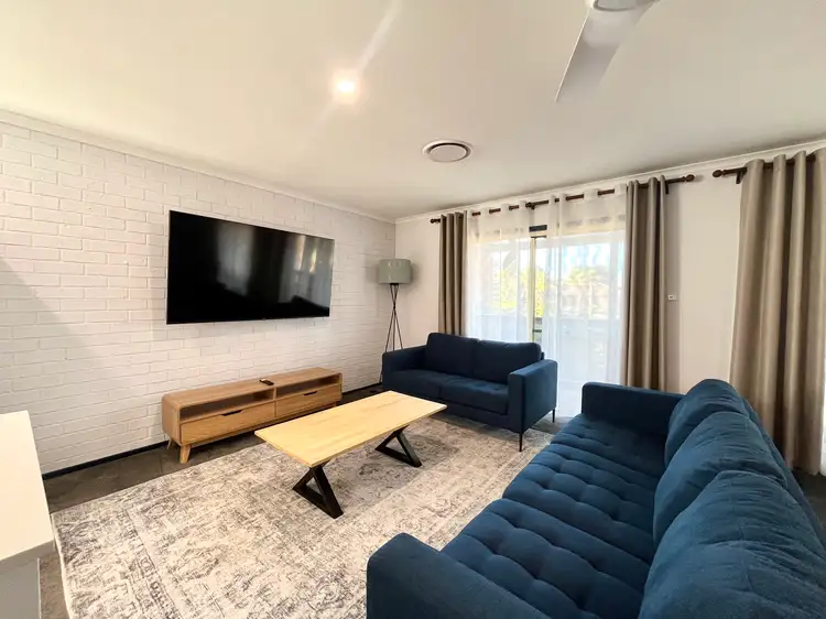 2/4 Berry Place, Surf Beach NSW 2536