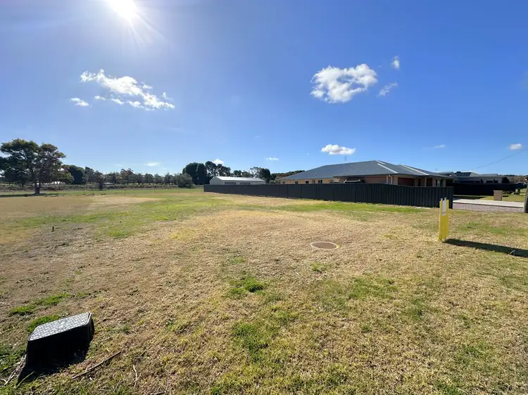 6 Lawson Drive, Grenfell NSW 2810