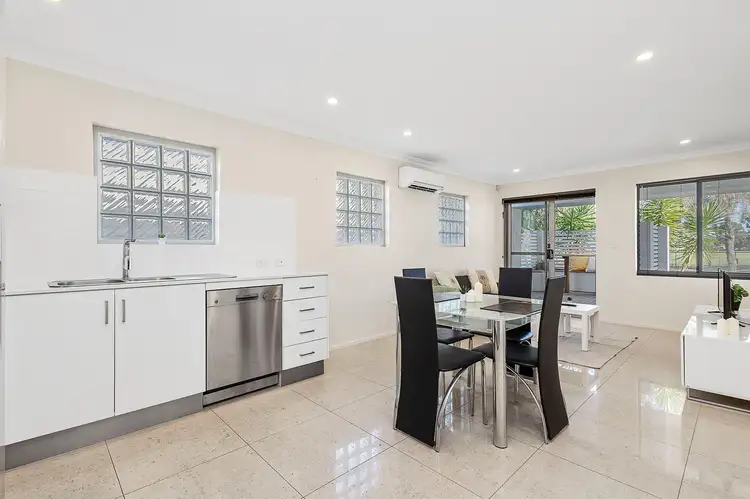 1/377 Daly Street, Cloverdale WA 6105