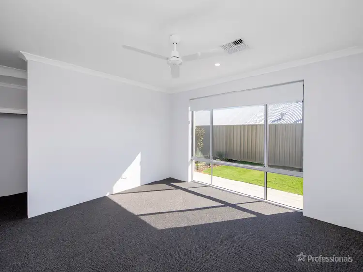 Fourth view of Homely house listing, 33 Troubridge Approach, Eglinton WA 6034