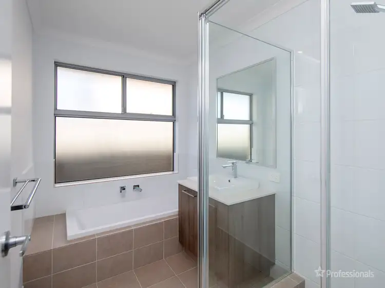 Fifth view of Homely house listing, 33 Troubridge Approach, Eglinton WA 6034