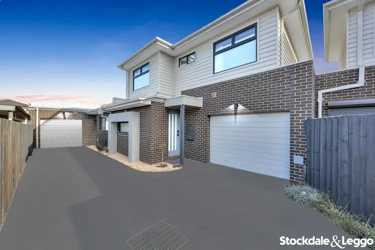 2/25 Old Geelong Road, Laverton VIC 3028