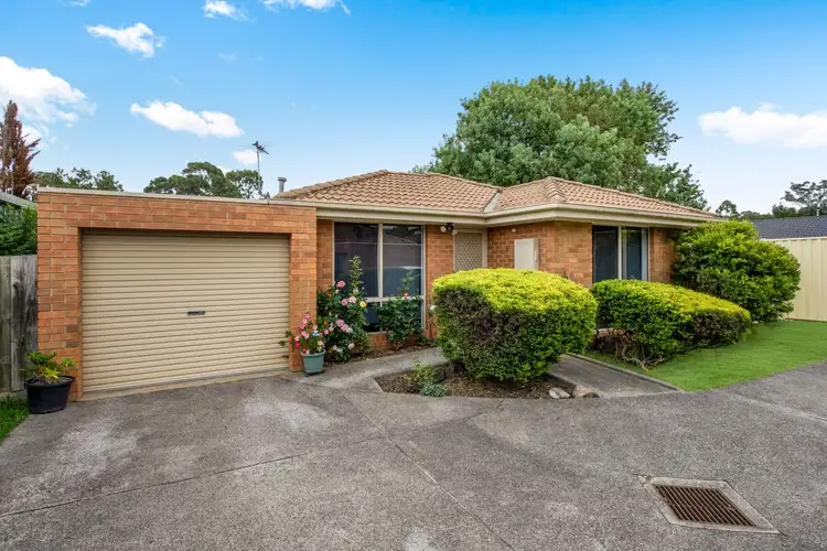 2/3 Osborn Grove, Pakenham VIC 3810