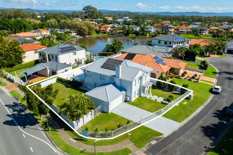 2 Crozet Court, Burleigh Waters QLD 4220