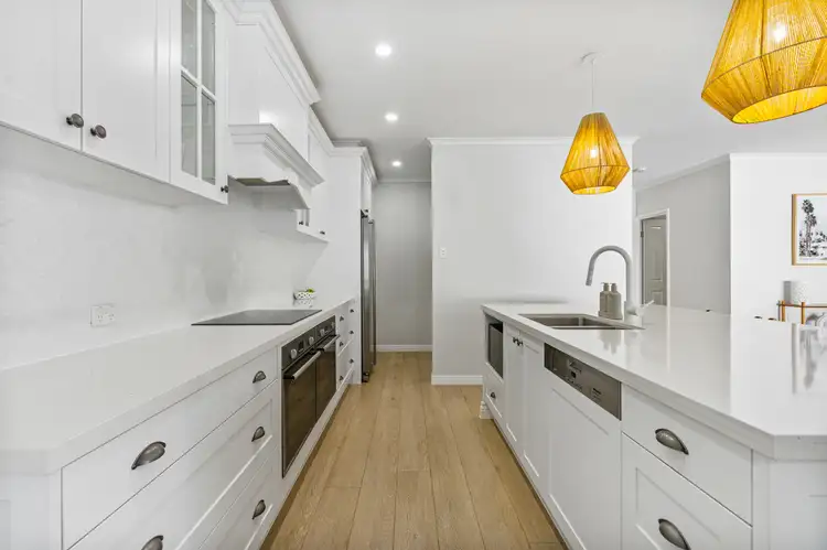 Sixth view of Homely house listing, 2 Crozet Court, Burleigh Waters QLD 4220
